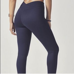 Fabletics Like new !Navy Blue leggings